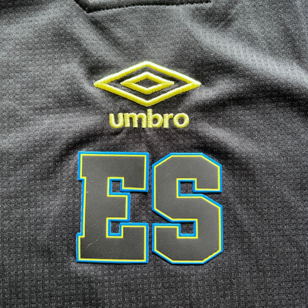Umbro El Salvador Soccer Jersey Mens Small Black Excellent FESFUT Training Top - Picture 2 of 9